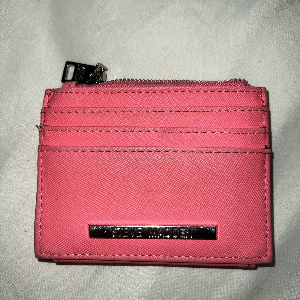 Stave Madden card holder